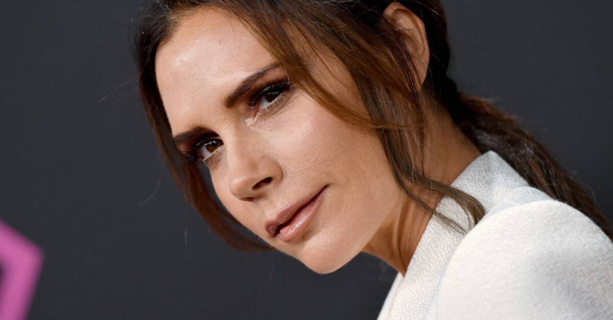 This is what happened at Victoria Beckham's Paris Fashion Week debut ...